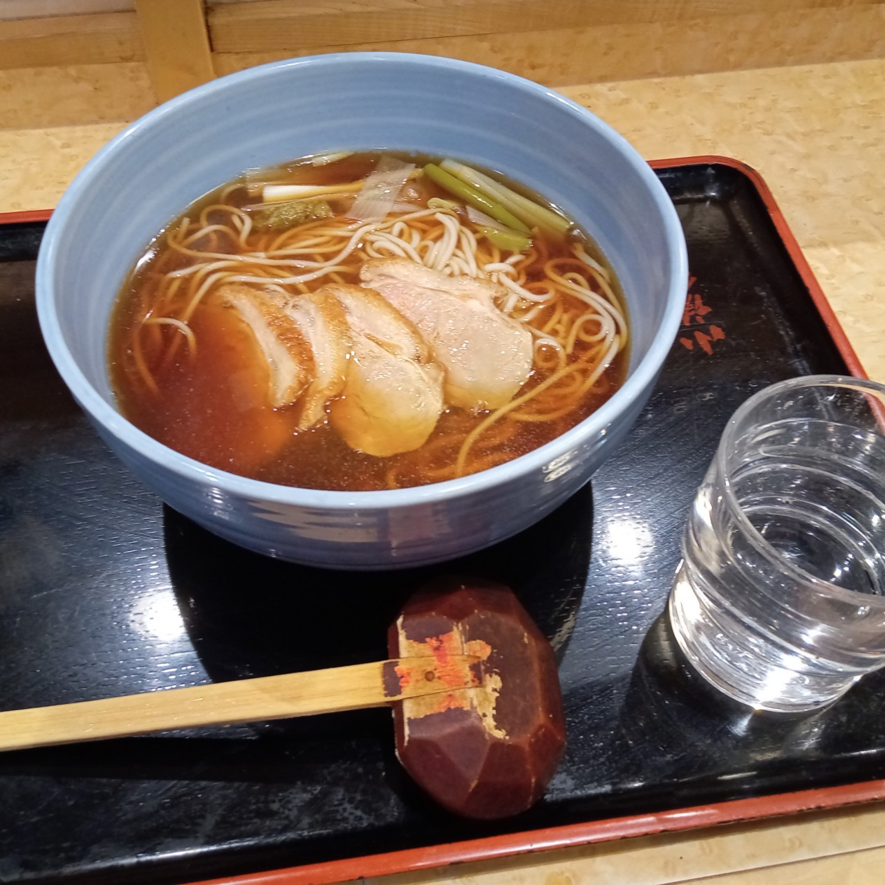 小諸そばの鴨南蛮そば(市ヶ谷店の過去の提供例)の提供例