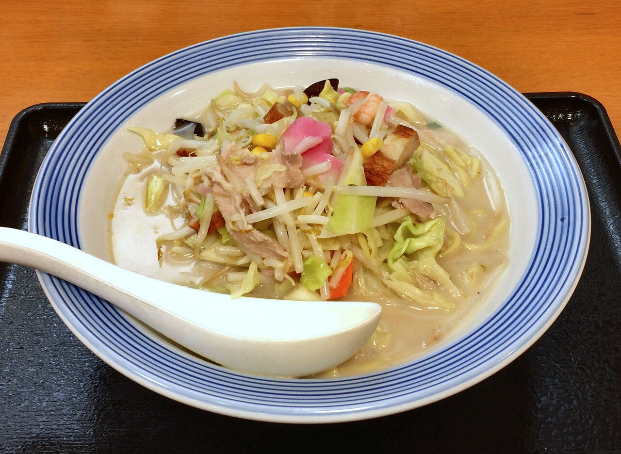 リンガーハットの長崎ちゃんぽんの提供例